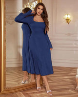Émeline™-Kleid mit Quadratischem Ausschnitt und Taillierung in Dunkelblau