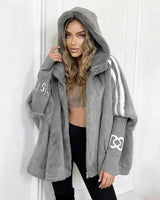 WinterFlausch™ - Jacke aus Ultraweichem Plüsch mit Kapuze und Oversize-Design / Die Perfekte Balance Zwischen Komfort und Stil in Diesem Winter! in Grau