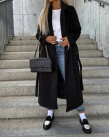 Johanna | Damen Trenchcoat mit langen Ärmeln und Knopfleiste in Schwarz