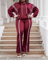 StreamLine™ Set aus kuscheligem Premium-Sweatshirtstoff mit Verlängernden Streifen und Lockerem Schnitt / Stilvolle Ausstrahlung ohne auf Komfort zu Verzichten! in Bordeauxrot