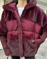 VelvetNord™ Mantel aus Samt-Faux-Fur mit Oversized-Design in Bordeaux