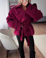 Bellecourt™ Kurzer Trenchcoat Mit Taillierter Passform in Rot