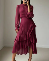 Lioren™ Kleid mit Edlem Plissee und Asymmetrischen Volants in Weinrot