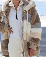 AZALEA - Fleecejacke mit Kapuze in Braun