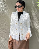 Bellemont™ Jacke aus Premium-Bouclé mit Feinen Fransen und Metallknöpfen / Wo Klassik auf Moderne Trifft! in Weiß