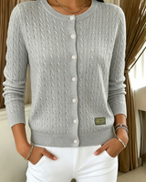 Kitija – Strickjacke im Zopfmuster Mit Knöpfen in Grau