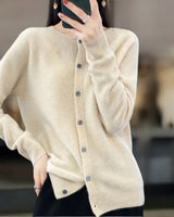 VIVIENNE I WARME GEMÜTLICHE STRICKJACKE in Beige