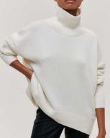 Lilian | Damen Übergroßer Winterpullover mit hohem Kragen in Weiß