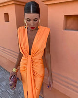 Trendy Abendkleid mit tiefem V-Ausschnitt & tailliertem Schnitt – Malina in Orange