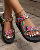 Maryane – Gemusterte Plateau-Sandalen mit Klettverschluss in Rosa