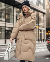 Lethara | Trendige und warme lange Winterjacke in Khaki