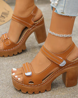 Bellatrix™ Plateau-Sandalen Mit Blockabsatz und Verstellbaren Riemen in Braun