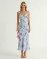 Sommerliches Blumenkleid in Blau