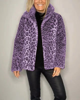 Panther Luxe™ Mantel aus Plüschfell mit Wildtierprint / Die kühne Seite Femininer Eleganz! in Lila