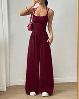 Bela™ Langer Jumpsuit mit weitem Bein, Doppelträgern und offenem Rücken in Burgund