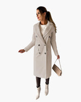 Jasmin | Damen Doppelreihiger Langer Mantel im klassischen Stil in Beige
