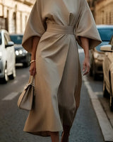 Lissey - Minimalistisches Gürtel-Luxuskleid in Beige
