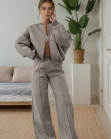 Élan™ Soft Sweatshirt Set mit minimalistischem Design / Moderne Eleganz und erstklassiger Komfort für alle Gelegenheiten! in Khaki