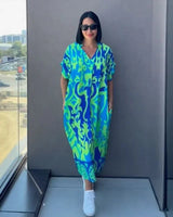 Gayathri - Schickes Maxi Kleid Mit Blumenmuster Und V-Ausschnitt in Grün