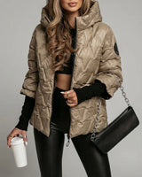 Vogue™ Steppjacke aus Baumwolle mit Strukturierter Kapuze und Layered-Ärmeldesign in Khaki