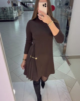 Genua™ Kleid mit skulpturalem Plissee-Cut-out in Braun