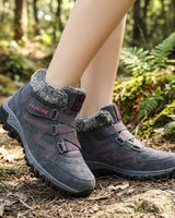 Unisex UrbanFrost™ Stiefel mit Gepolstertem Futter und Profilsohle in Grau mit Rosa Details