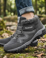 Unisex UrbanFrost™ Stiefel mit Gepolstertem Futter und Profilsohle in Grau mit Weißen Details