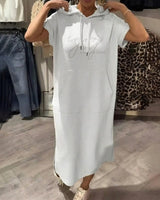 Nora™ Kleid mit Kapuze und funktionaler Fronttasche in Weiß