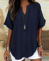 Maya™ Bluse mit Zart Gerundetem Saum und V-Ausschnitt mit Cut-out in Dunkelblau