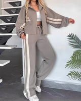 Angelina™ Set mit Stehkragenjacke und modernen Streifen in Grau