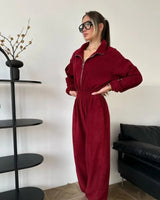 Vancouver™ Sweat-Jumpsuit mit Stehkragen und definierter Taille in Rot
