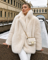 Courchevel™ Mantel aus Weichem Plüsch mit Markantem Kragen in Hellbeige
