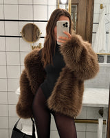 Courchevel™ Mantel aus Weichem Plüsch mit Markantem Kragen in Braun