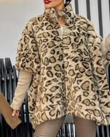 Mantel Maren™ mit Animalprint aus Kunstfell und Gerippten Ärmeln in Khaki