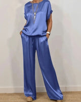 Aurelle™ Set mit fließender Silhouette und satinierter Haptik in Blau