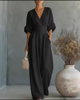 Aurore - Bequemer Jumpsuit Mit V-Ausschnitt in Schwarz