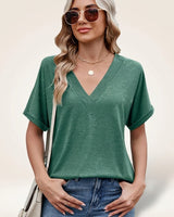 Elvara™ Bluse mit V-Ausschnitt und Zeitlosem Stil in Dunkelgrün