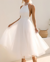 Neneta - Ein stilvolles und elegantes Damenkleid in Weiß