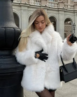 Keiira | Eleganter Damenpelzmantel mit zeitloser Noblesse in Weiß