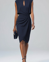 Katharina | Damen Midi-Kleid mit Schlüsselloch-Ausschnitt und Raffung in Marineblau