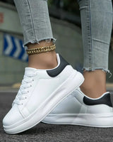 Doris | Damen Modische Streetstyle-Freizeit-Sneaker in Weiß und Schwarz