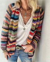 Celena | Bunte Damen-Strickjacke mit Print – Ein lebendiger Cardigan für einen stilvollen Look in Rot