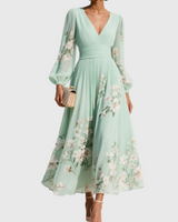 Maribel - Soft-Touch-Plisseekleid mit V-Ausschnitt in Hellgrün