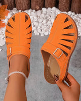 Alvena – Flache Sandalen mit Geschlossener Zehenpartie Ausschnitt Und Schnalle in Orange