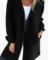 Karin | Damen Stylischer Button-Front Mantel im Relaxed Fit in Schwarz