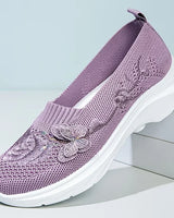 Leetha – Halbschuh Mit Schmetterlingsstickerei in Lila