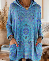 Vintage-inspirierte Kapuzenstrick-Tunika mit Taschen und ethnischem Druck in Hellblau