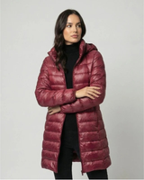 Aileen | Damen Steppjacke mit Kapuze, Reißverschluss und langer Silhouette in Burgunderrot