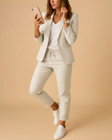 Aletha - Eleganter Damenblazer mit Hose in Cream