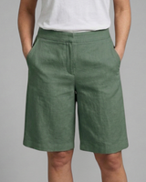 Almira | Damen Bermuda Shorts mit Elastikbund und Seitentaschen in Grün